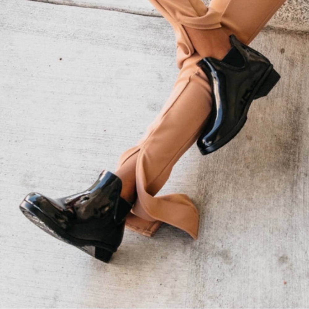 Chooka Chelsea Gloss Rain Ankle Black Boot size 7